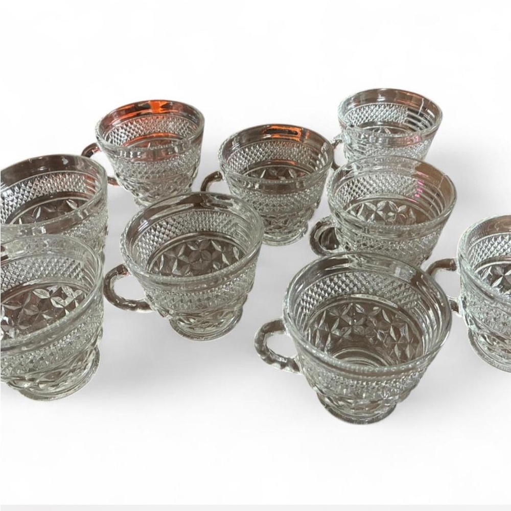 Set of 9 Vintage Anchor Hocking Wexford Pattern Punch Cups Clear Glass 3" Tall - Picture 4 of 4